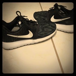 Youth Nike size 4 running/ track shoes